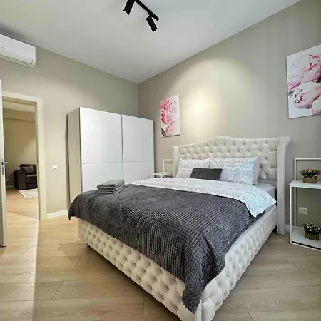 Rentnow Modern Business Apartment With 3 Bedrooms In Centre Kişinev Dış mekan fotoğraf