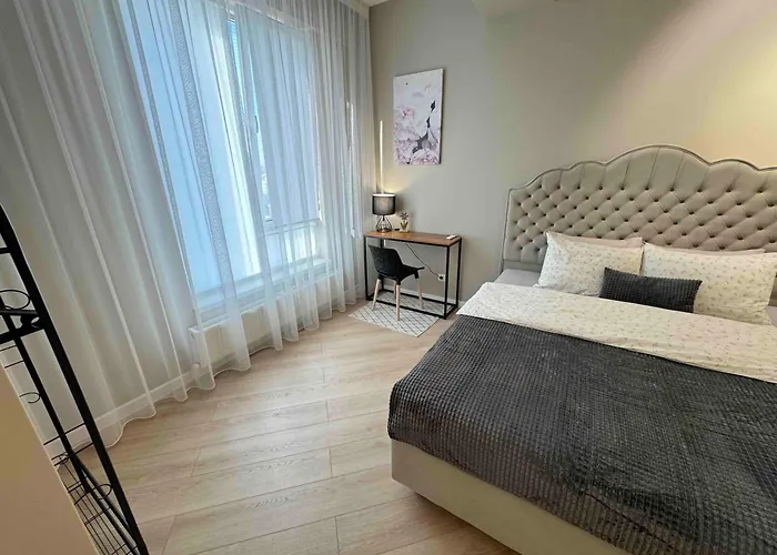 Rentnow Modern Business Apartment With 3 Bedrooms In Centre Chisinau