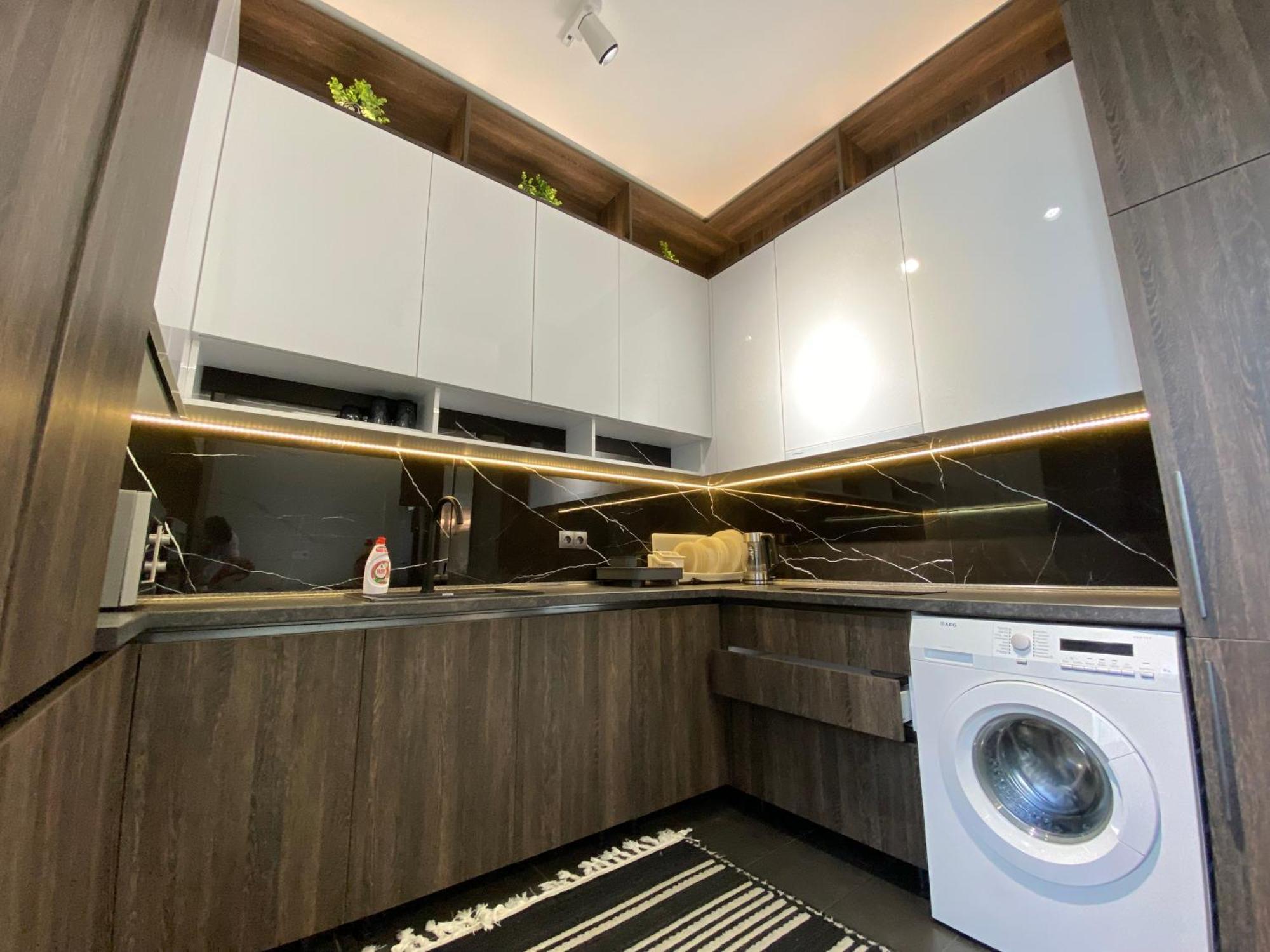 Rentnow Modern Business With 3 Bedrooms In Centre