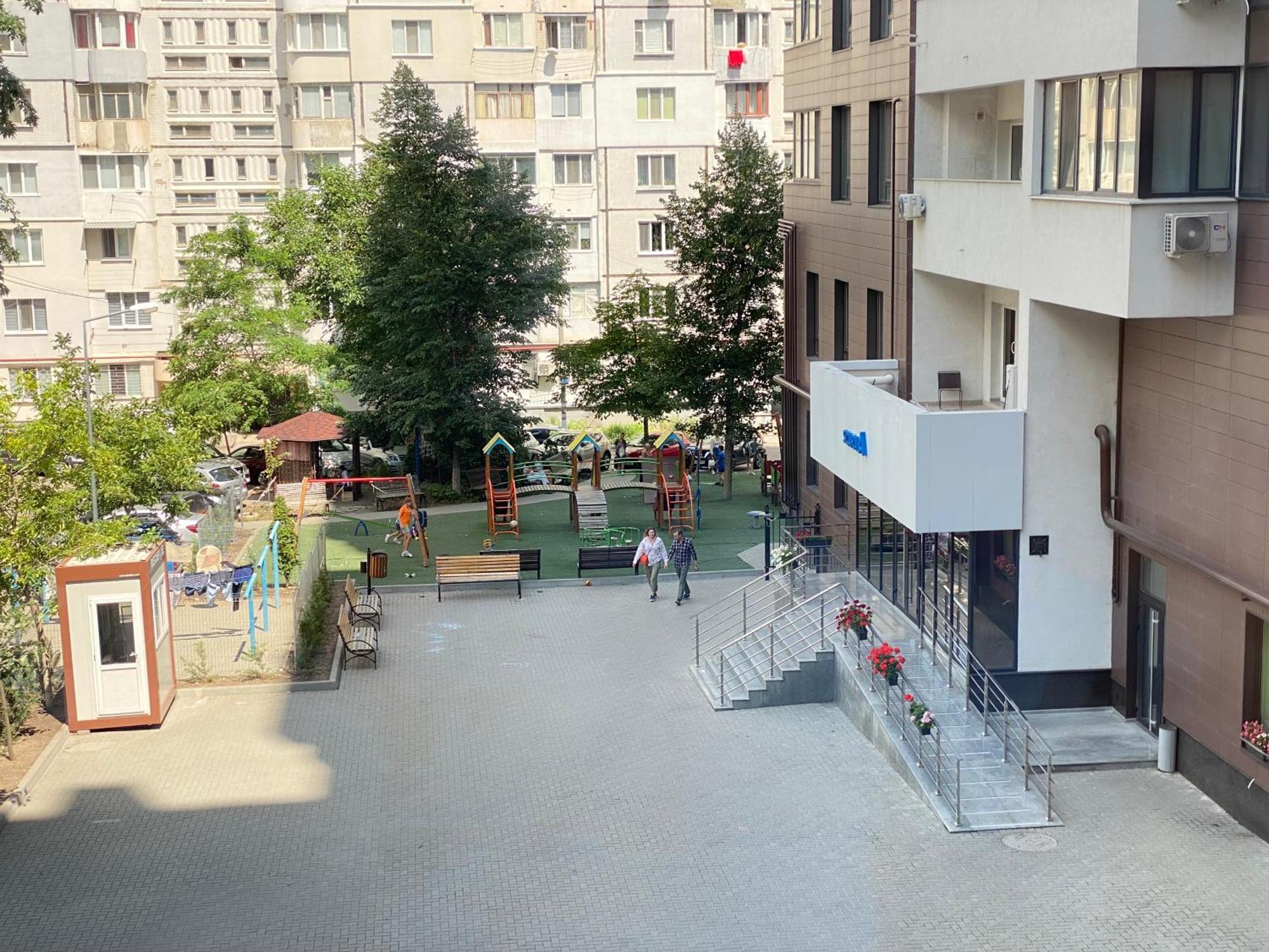 Rentnow Modern Business With 3 Bedrooms In Centre Apartment