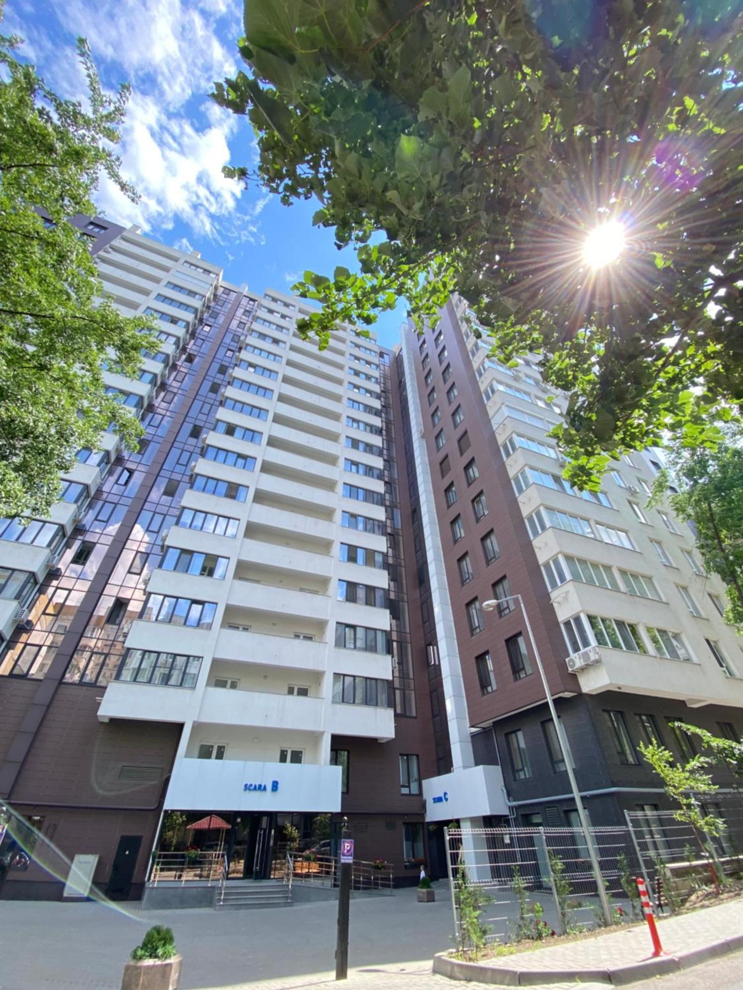 Apartment Rentnow Modern Business With 3 Bedrooms In Centre Chisinau