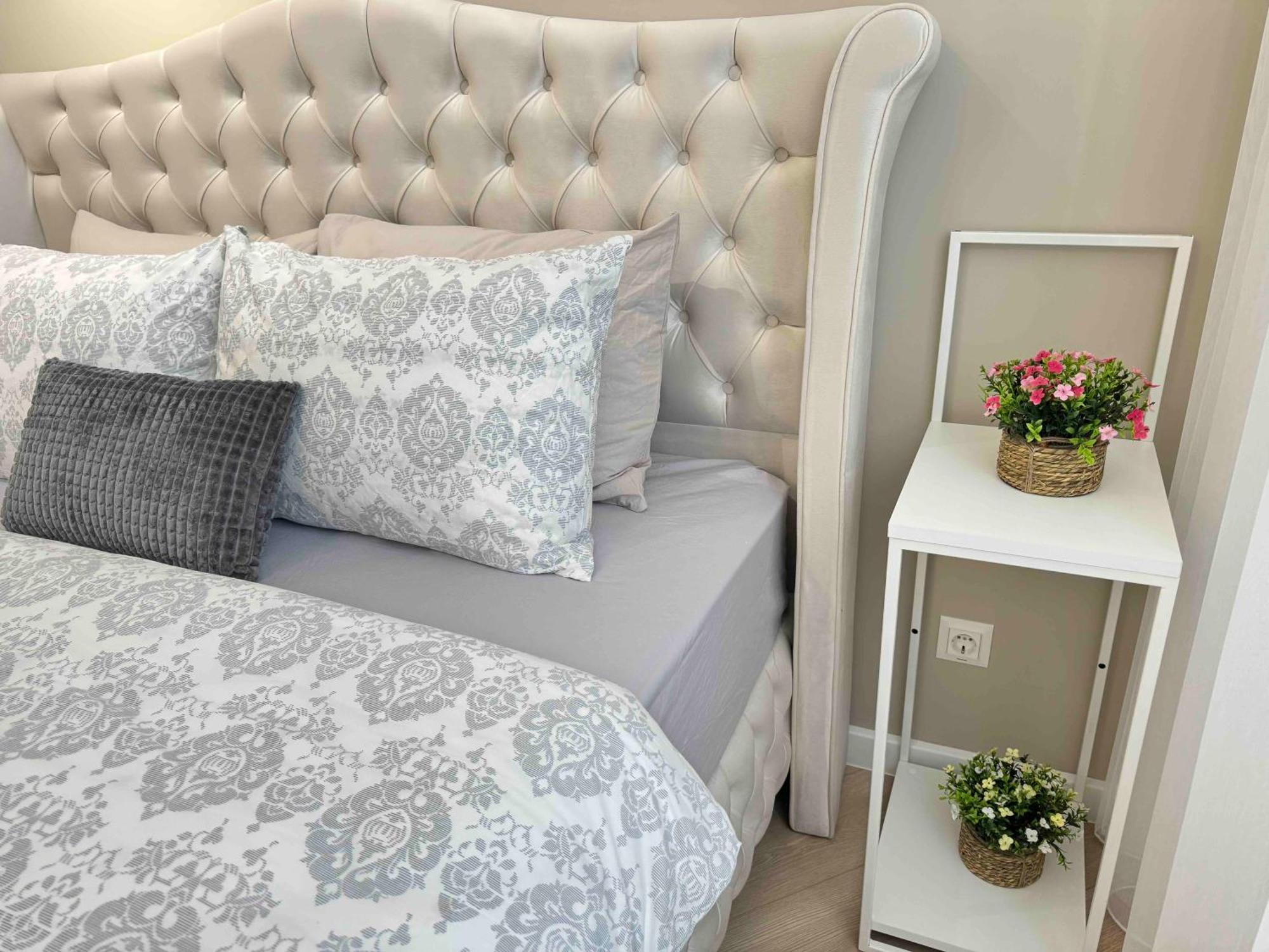 Rentnow Modern Business With 3 Bedrooms In Centre Apartment Chisinau
