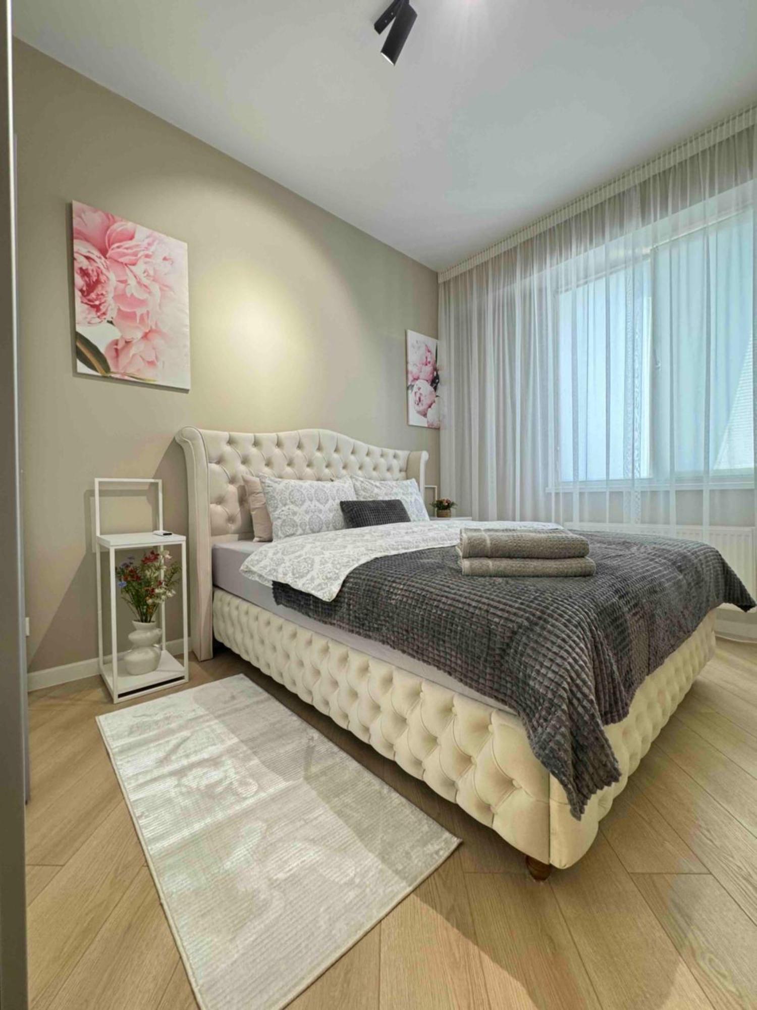 Rentnow Modern Business With 3 Bedrooms In Centre * Chisinau