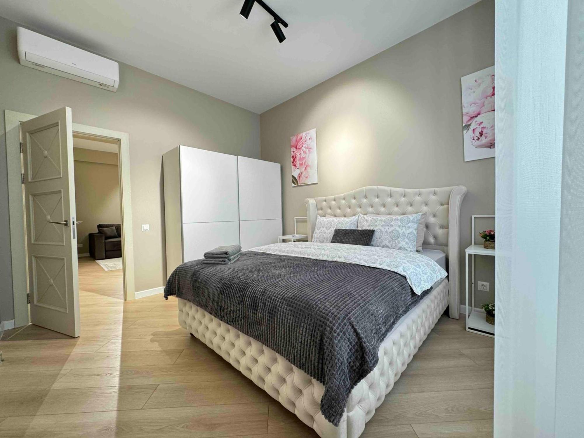 Apartment Rentnow Modern Business With 3 Bedrooms In Centre *