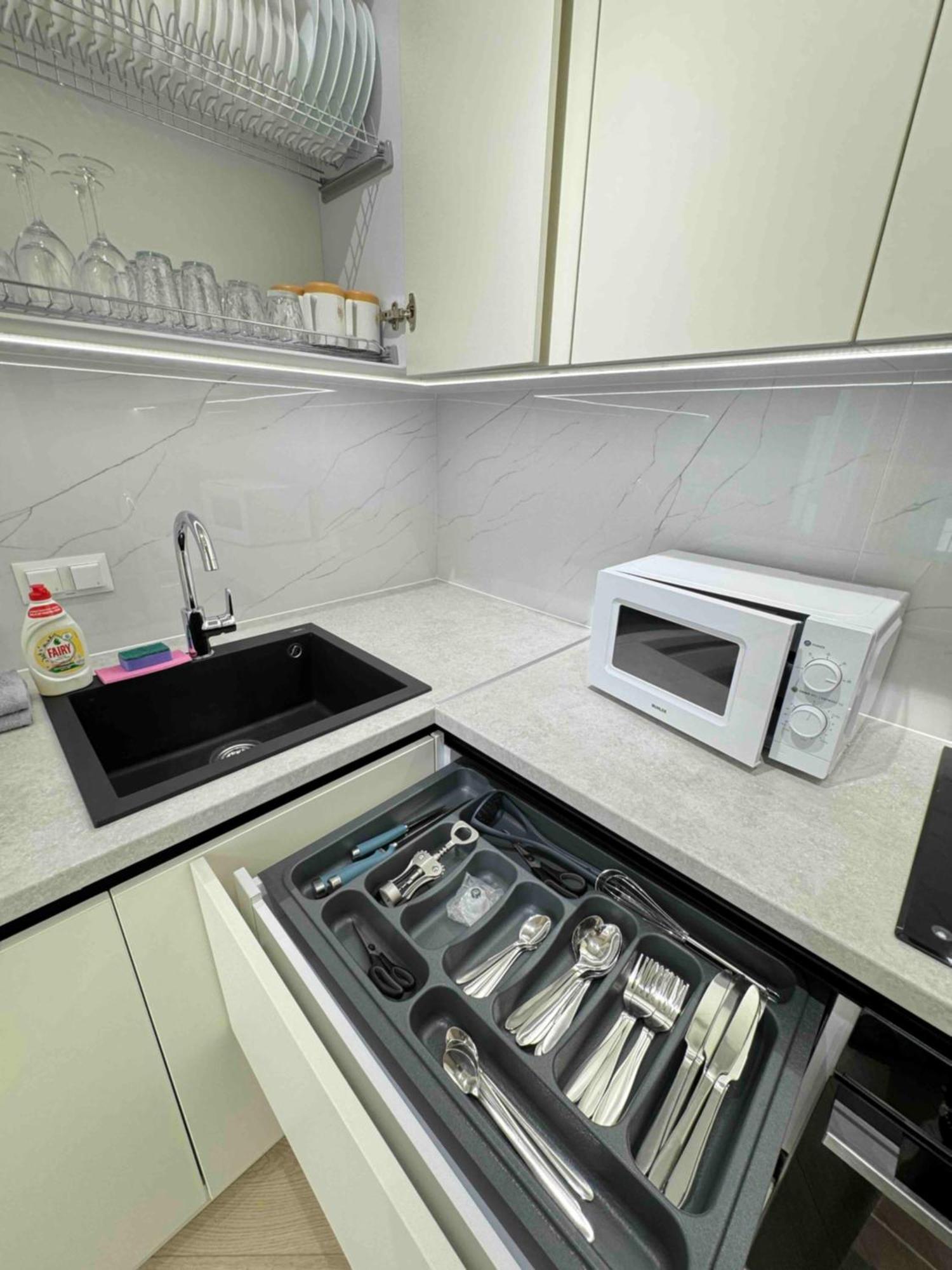 Rentnow Modern Business With 3 Bedrooms In Centre *