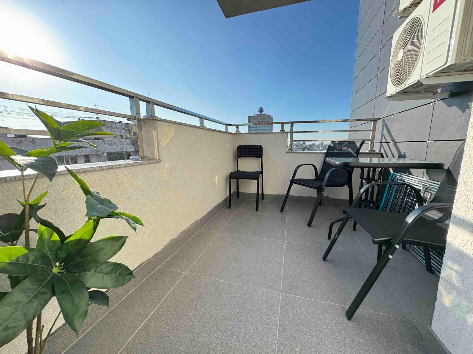 Rentnow Modern Business With 3 Bedrooms In Centre *