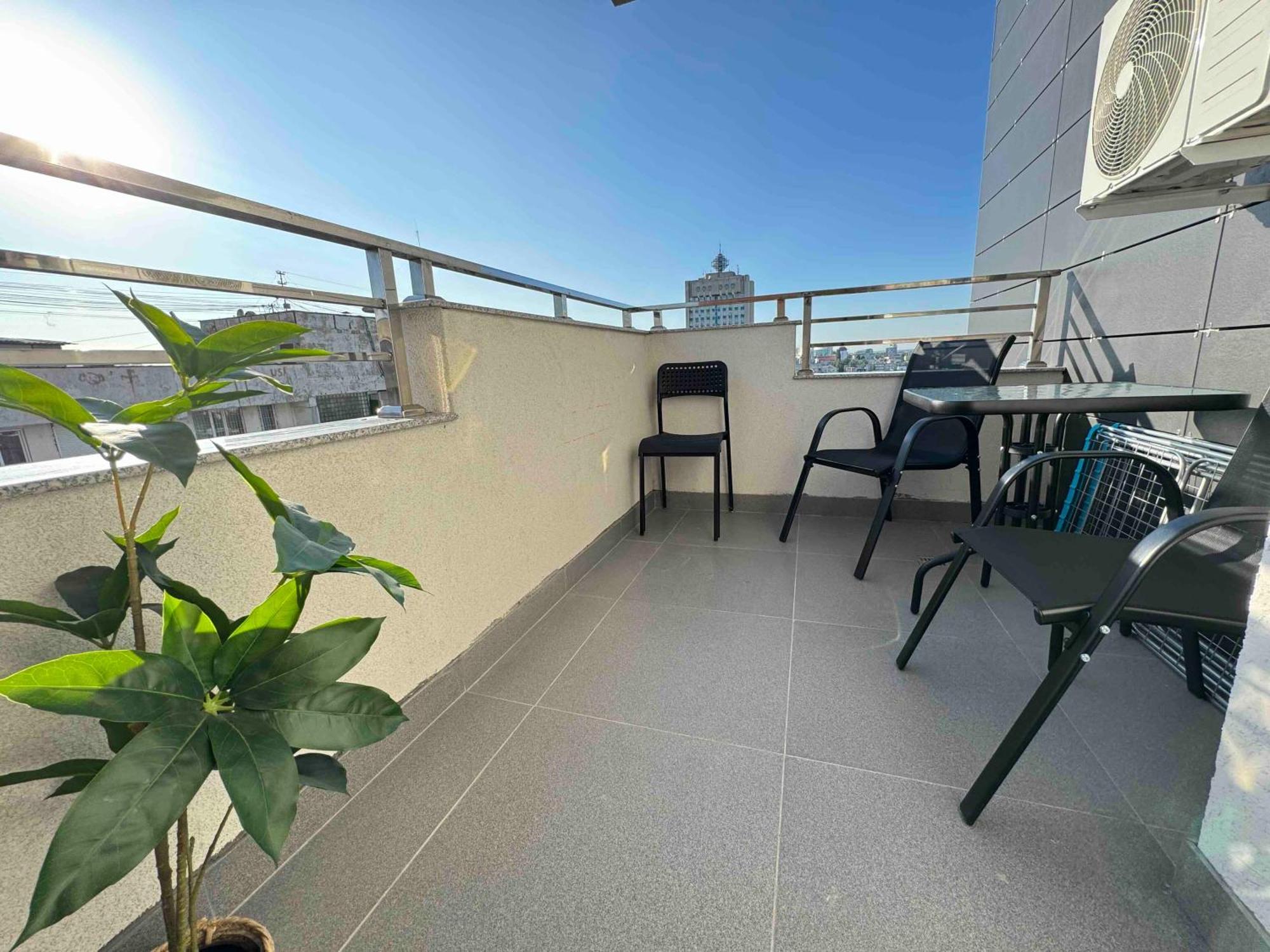 Rentnow Modern Business With 3 Bedrooms In Centre Apartment *