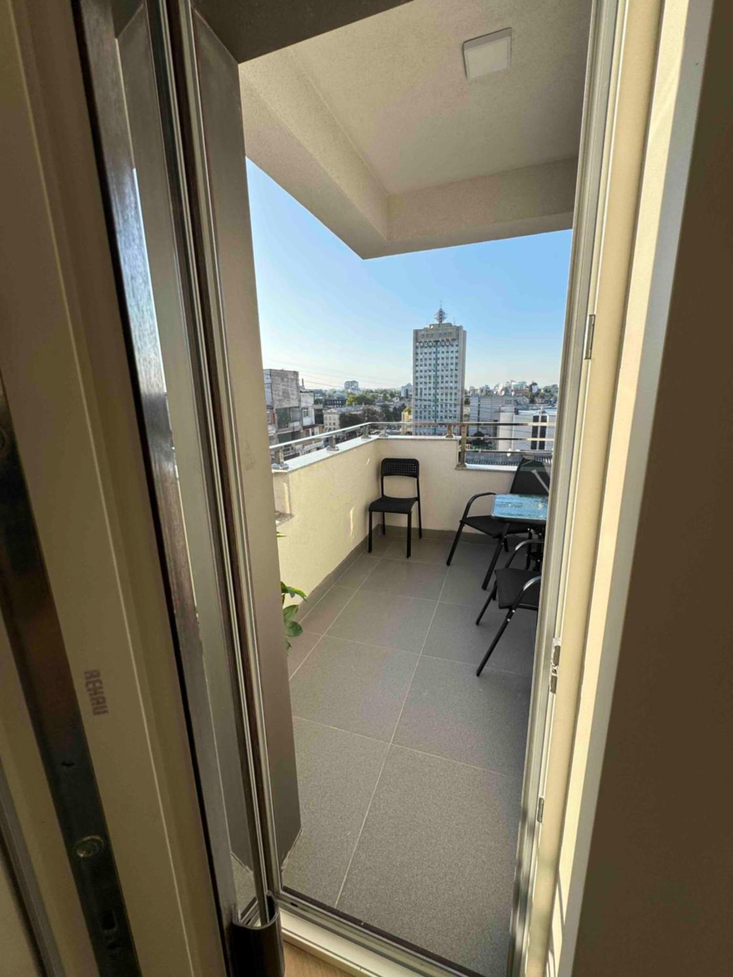 Rentnow Modern Business With 3 Bedrooms In Centre