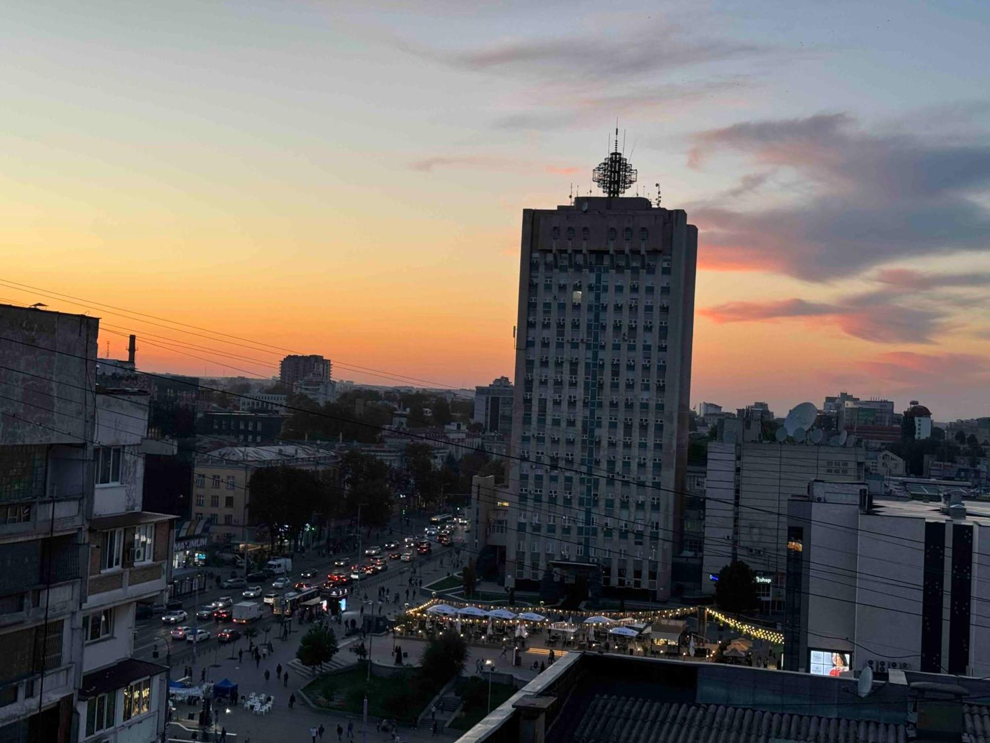 Rentnow Modern Business With 3 Bedrooms In Centre *