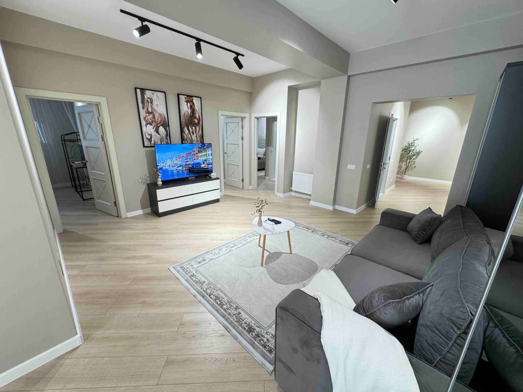 Rentnow Modern Business With 3 Bedrooms In Centre Apartment Chisinau