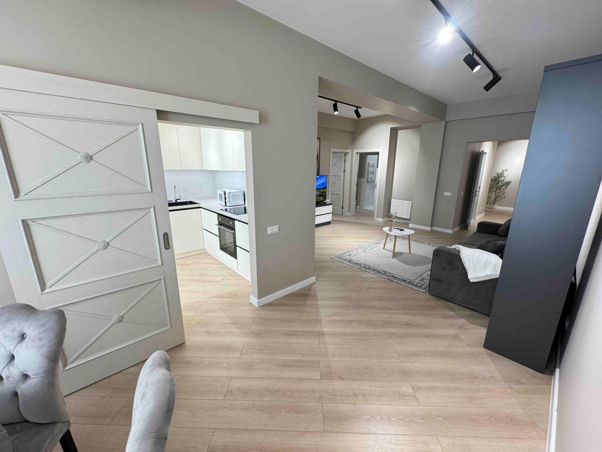Apartment Rentnow Modern Business With 3 Bedrooms In Centre Chisinau