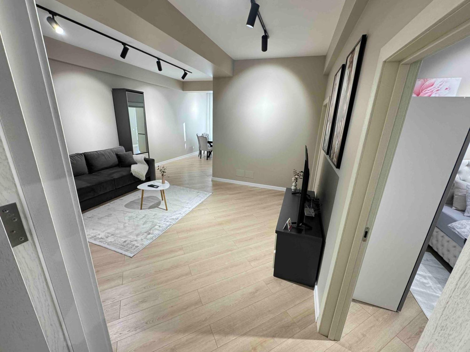 Rentnow Modern Business With 3 Bedrooms In Centre Apartment